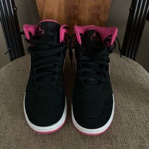 Nike Air Jordan 1 Retro high GG Vivid Pink size 6.5Y